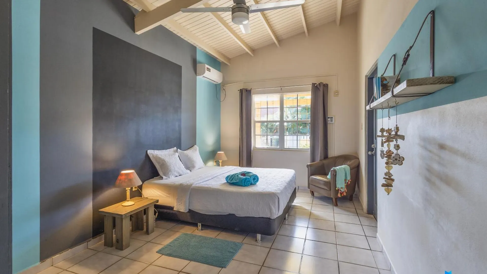 Caribbean Vibes / 2 Bedroom House With Big Terrace Kralendijk